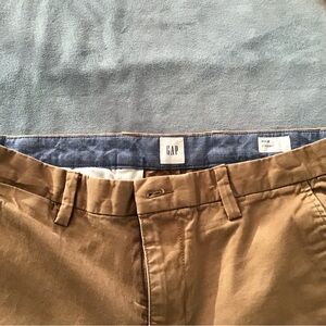 Gap Men’s Straight leg Khakis (35x32) dark tan